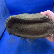Lade das Bild in den Galerie-Viewer, Original WW2 British Army Soldiers Water Bottle - The Militaria Shop