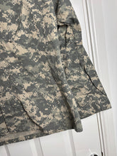 Charger l'image dans la galerie, Surplus US Army ACU Combat Uniform Jacket-Small Regular - The Militaria Shop