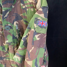 Lade das Bild in den Galerie-Viewer, Genuine British Army Surplus DPM Windproof Combat Smock - Size 180/96 - The Militaria Shop