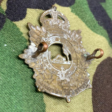 Load image into Gallery viewer, Original WW2 Canadian Army The Elgin Regiment Cap Badge - The Militaria Shop