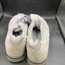 Load image into Gallery viewer, Genuine British Army Surplus White PT Running / Gym Shoes Trainers - Size UK 7.5 - The Militaria Shop