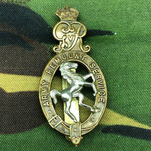 Lade das Bild in den Galerie-Viewer, Original WW1 British Cap Badge - Army Remount Service - The Militaria Shop
