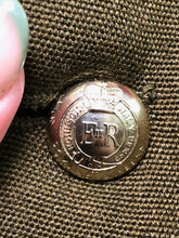 Lade das Bild in den Galerie-Viewer, Grade 1 Used British Army No.2 Dress Uniform Jacket - Size 37" Chest - The Militaria Shop