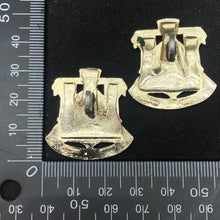 Charger l'image dans la galerie, Original British Collar Badge Pair - Dorset Regiment - The Militaria Shop
