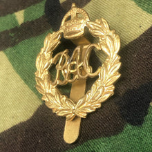 Load image into Gallery viewer, Original WW2 British Army Cap Badge - Royal Armoured Corps - The Militaria Shop
