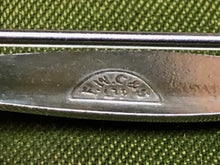 Charger l'image dans la galerie, Original WW2 British RAF Propeller Sweetheart Brooch Badge Tie Pin - The Militaria Shop