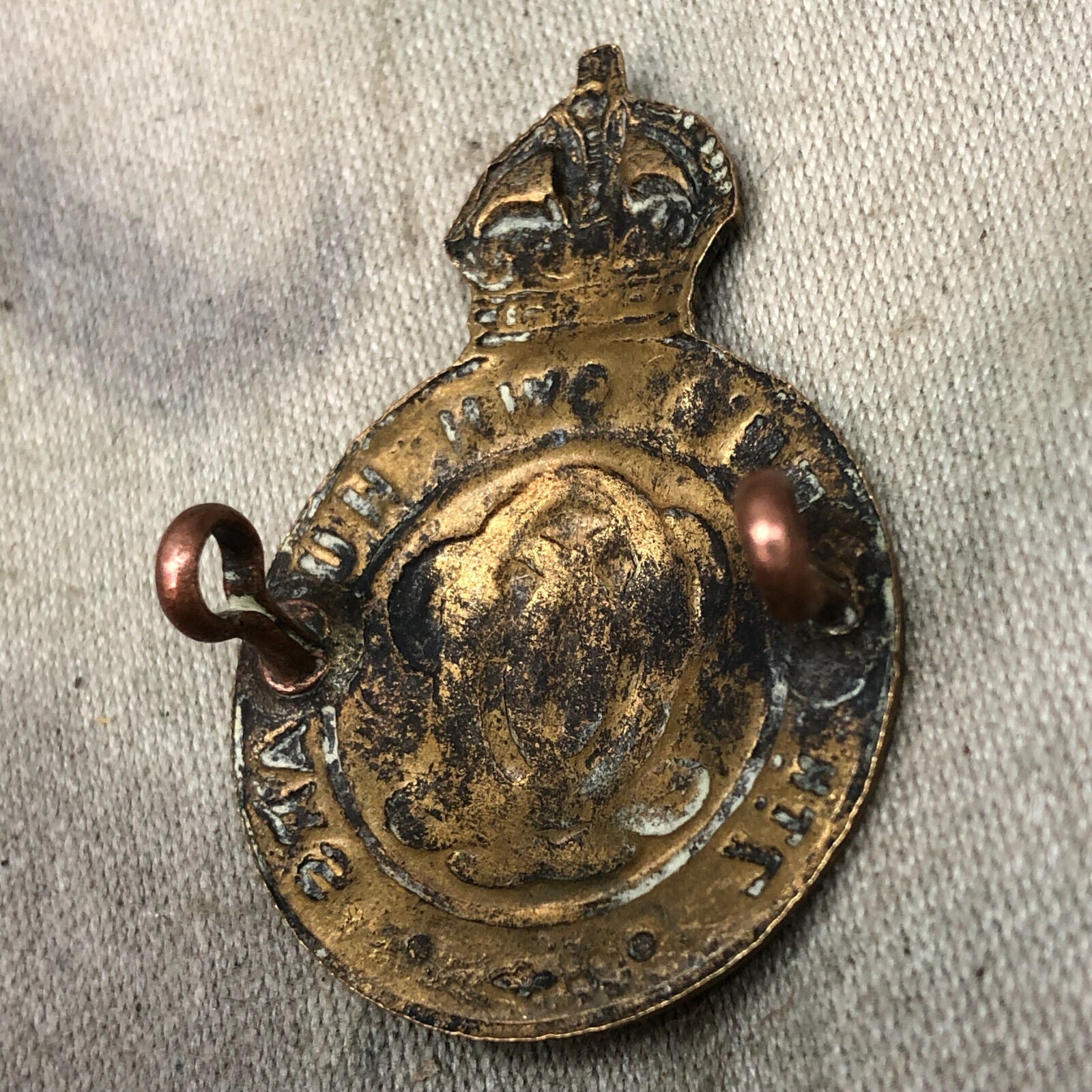 Original WW2 British Army 7th Queen's Own Hussars Cap Badge - The Militaria Shop