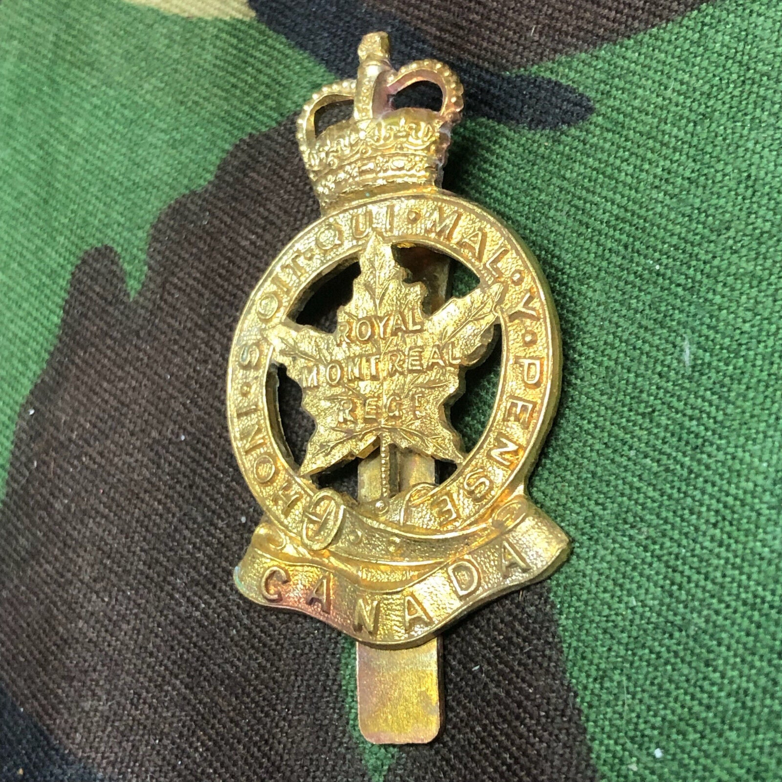Original Canadian Army Royal Montreal Regiment Cap Badge - The Militaria Shop