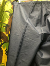 Lade das Bild in den Galerie-Viewer, Vintage Royal Mail Stormproof Leggings Trousers - 34-38" Waist - The Militaria Shop