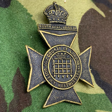 Load image into Gallery viewer, Original WW1 British Army 16th Battalion Queen's Westminster Rifles Cap Badge - The Militaria Shop