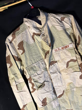 Charger l'image dans la galerie, Gulf War US Army DCU Camouflaged Combat Field Coat/Jacket - Medium/Long - The Militaria Shop
