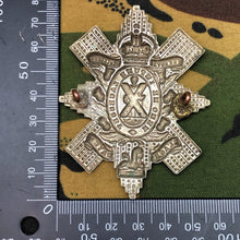 Charger l'image dans la galerie, Original WW1 British Cap Badge - Glasgow Highlanders - The Militaria Shop