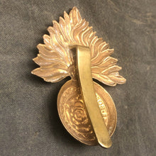 Load image into Gallery viewer, Original WW2 British Army Cap Badge - Royal Fusiliers - The Militaria Shop