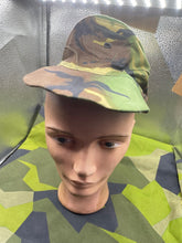 Load image into Gallery viewer, Original British Army 68 Pattern Cold Weather DPM Combat Camouflage - Size 6 3/8 - The Militaria Shop