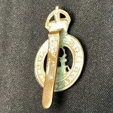 Load image into Gallery viewer, Original WW1 British Army Cap Badge - Hertfordshire Regiment - The Militaria Shop