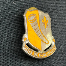 Charger l'image dans la galerie, Vintage Enamel Pin - US Army 69th Signal Battalion Badge - The Militaria Shop