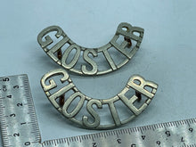 Lade das Bild in den Galerie-Viewer, Original Pair of WW1 British Army Gloster Regiment Volunteers Shoulder Titles - The Militaria Shop