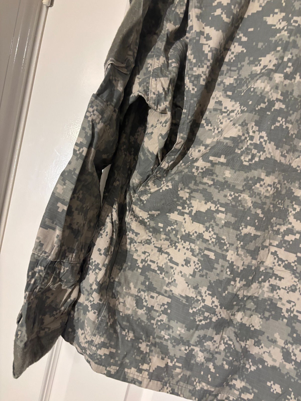 Surplus US Army ACU Combat Uniform Jacket -Size Medium-Regular - The Militaria Shop
