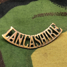 Charger l'image dans la galerie, Genuine British Army WW1 Brass Shoulder Title - Lancashire Regiment - The Militaria Shop