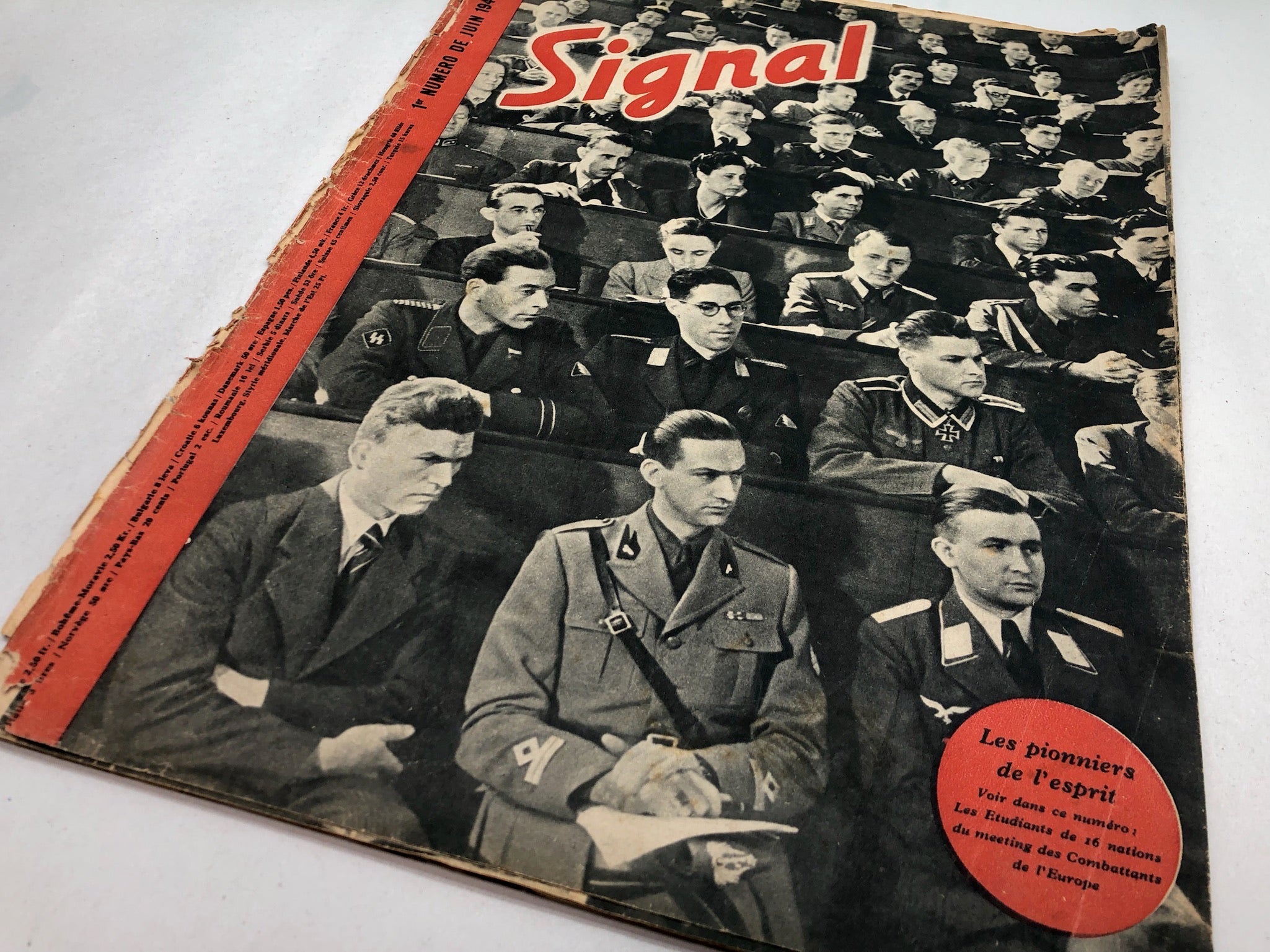 Original French Language WW2 Propaganda Signal Magazine - No.11 1942 - The Militaria Shop