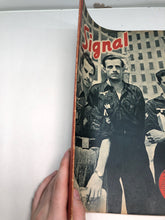 Lade das Bild in den Galerie-Viewer, Original French Language WW2 Propaganda Signal Magazine - No.19 1943 - The Militaria Shop