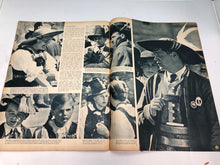 Lade das Bild in den Galerie-Viewer, Original French Language WW2 Propaganda Signal Magazine - No.19 1943 - The Militaria Shop