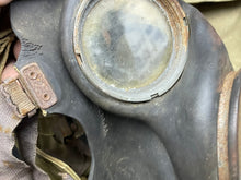 Charger l'image dans la galerie, Original WW2 British Army Long-Hose Gas Mask with Bag - The Militaria Shop