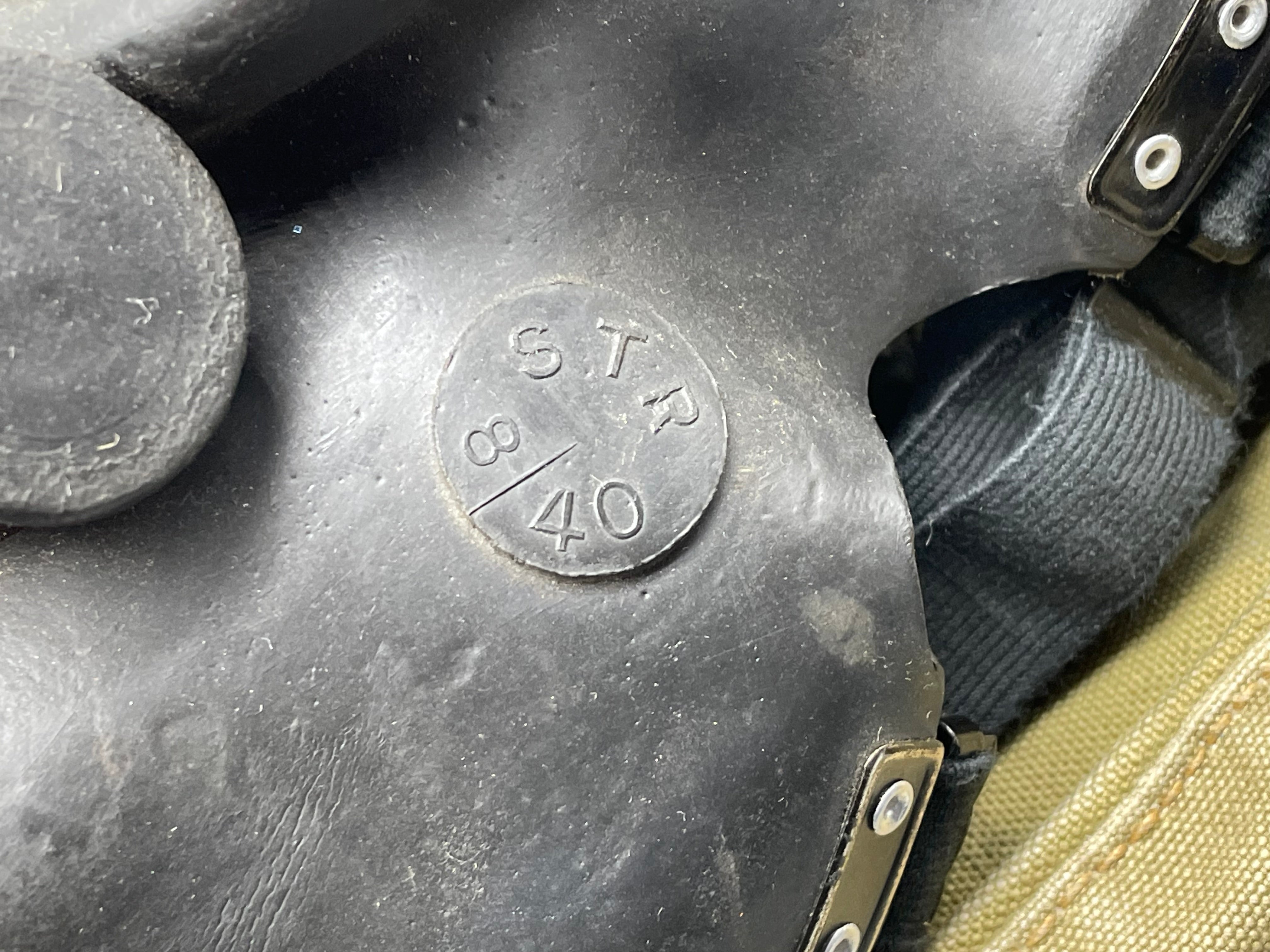 Original WW2 British Army Long-Hose Gas Mask with Bag - The Militaria Shop