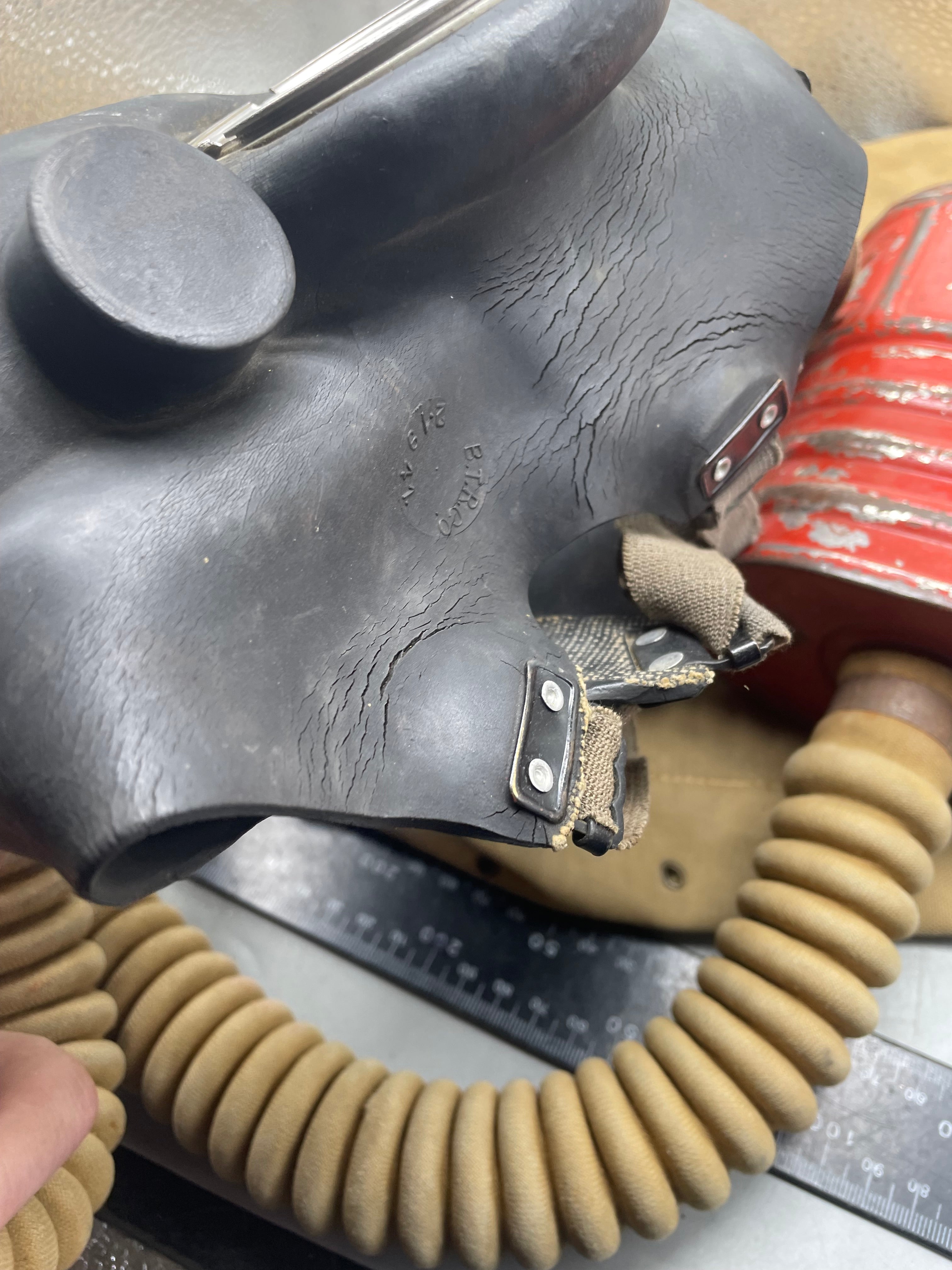 Original WW2 British Army Long-Hose Gas Mask with Bag - The Militaria Shop