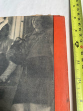 Load image into Gallery viewer, Original French Language WW2 German Signal Magazine - May 1942 - The Militaria Shop