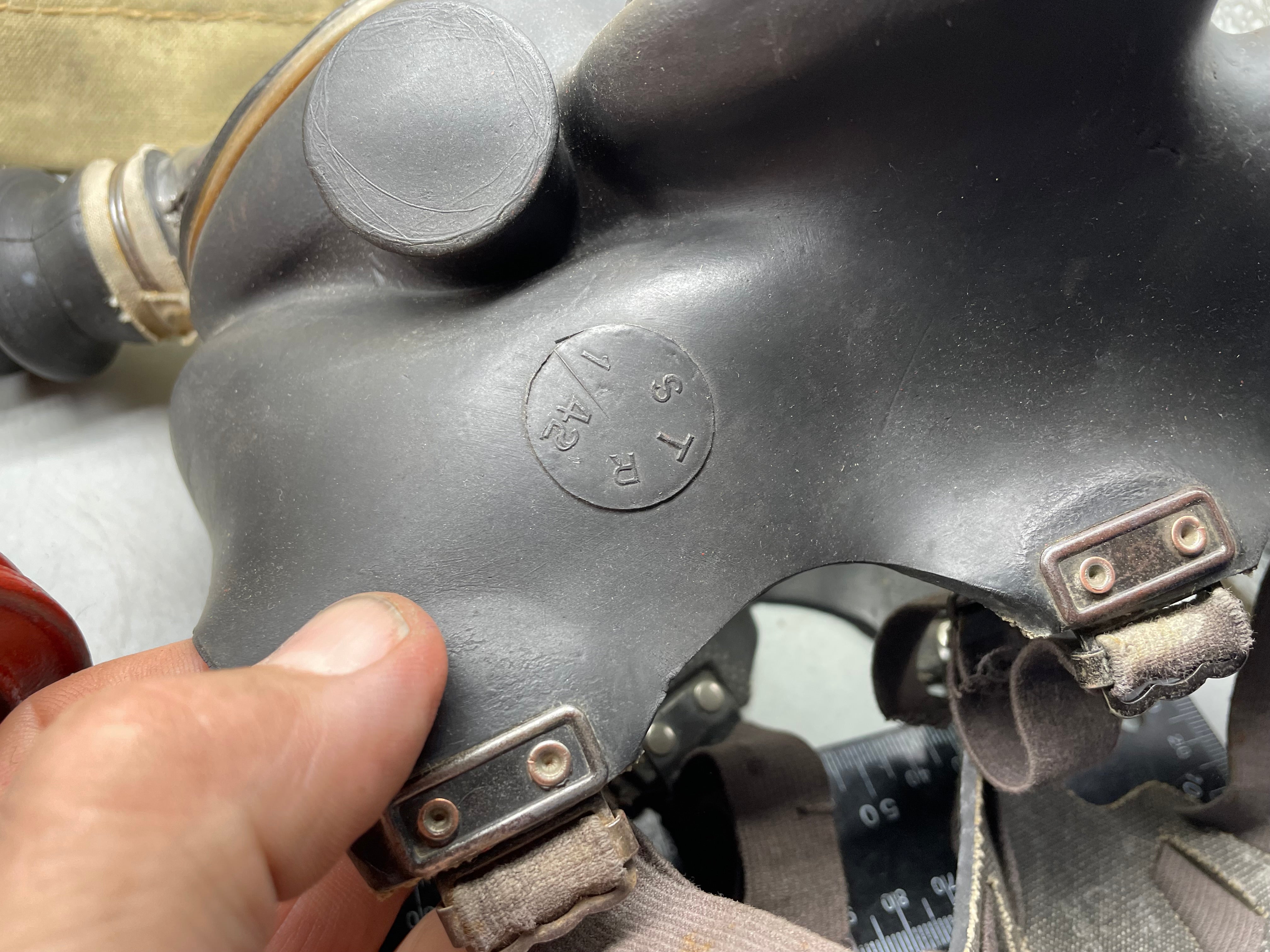 Original WW2 British Army General Service Gas Mask with Bag - The Militaria Shop
