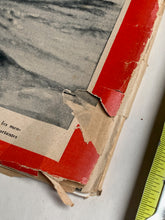 Load image into Gallery viewer, Original French Language WW2 German Signal Magazine - August 1940 - The Militaria Shop