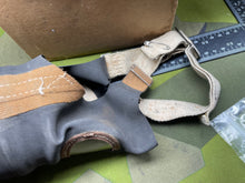 Charger l'image dans la galerie, Original WW2 Civilian British Home Front Gas Mask in Cardboard Box