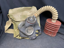 Charger l'image dans la galerie, Original WW2 British Army General Service Gas Mask with Bag