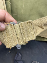 Charger l'image dans la galerie, Original WW2 British Army General Service Gas Mask with Bag