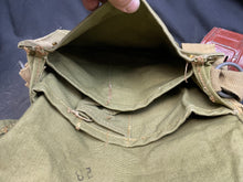 Charger l'image dans la galerie, Original WW2 British Army General Service Gas Mask with Bag