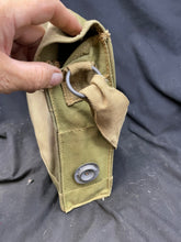 Charger l'image dans la galerie, Original WW2 British Army General Service Gas Mask with Bag