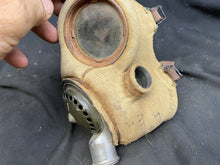 Charger l'image dans la galerie, Original WW2 British Army General Service Gas Mask (Mask Only) - T-Mask Variation
