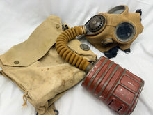 Charger l'image dans la galerie, Original WW2 British Army T-Mic GSR Gas Mask General Service Respirator - Size Large