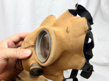 Charger l'image dans la galerie, Original WW2 British Army T-Mic GSR Gas Mask General Service Respirator - Size Large