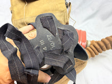 Lade das Bild in den Galerie-Viewer, Original WW2 British Army GSR Gas Mask General Service Respirator & Bag