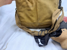 Lade das Bild in den Galerie-Viewer, Original WW2 British Army GSR Gas Mask General Service Respirator & Bag
