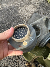 Charger l'image dans la galerie, Original WW2 British Army Lightweight Assault Gas Mask & Bag Set - The Militaria Shop