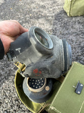 Charger l'image dans la galerie, Original WW2 British Army Lightweight Assault Gas Mask & Bag Set - The Militaria Shop