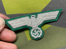 Lade das Bild in den Galerie-Viewer, WW2 German Army Officer's Breast Eagle