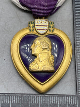 Load image into Gallery viewer, Original WW2 US Army Purple Heart Medal - in Great Condition - The Militaria Shop