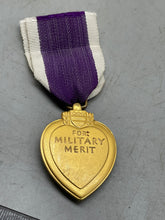 Load image into Gallery viewer, Original WW2 US Army Purple Heart Medal - in Great Condition - The Militaria Shop