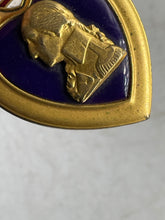 Load image into Gallery viewer, Original WW2 US Army Purple Heart Medal - in Great Condition - The Militaria Shop