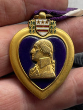 Load image into Gallery viewer, Original WW2 US Army Purple Heart Medal - in Great Condition - The Militaria Shop