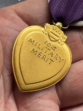Load image into Gallery viewer, Original WW2 US Army Purple Heart Medal - in Great Condition - The Militaria Shop